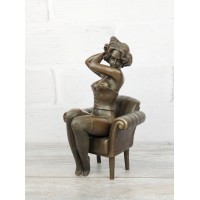Statuette "Half-naked in a chair (EPA-512)"