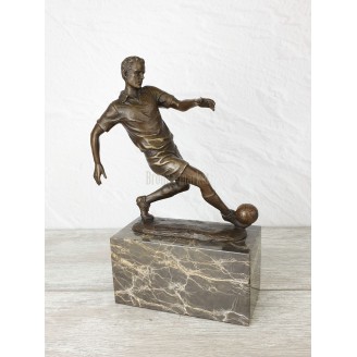 The statuette "Football Player"