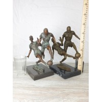 Statuette "Football players in the fight for the ball (color.)"