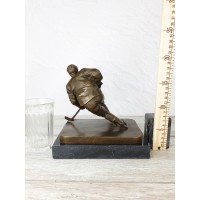 Statuette "Hockey player (large)"