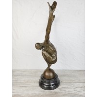 Statuette "Athlete on a ball (large)"