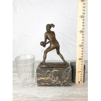The statuette "Volleyball player"