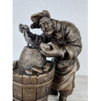 The statuette "Grandfather and potatoes"