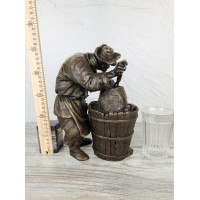 The statuette "Grandfather and potatoes"