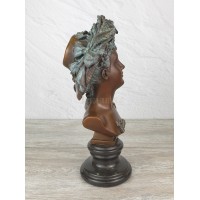 Statuette "Portrait of a woman (in a hat)"