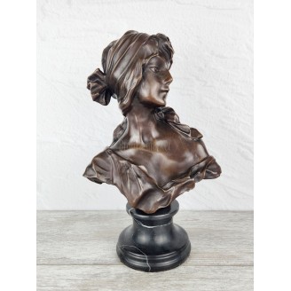 Statuette "The charm of youth (large)"