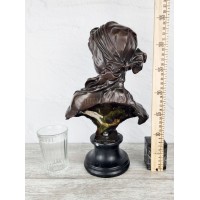 Statuette "The charm of youth (large)"