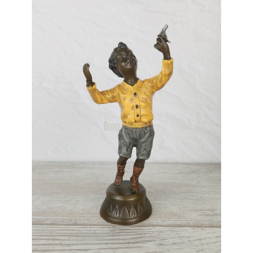 Statuette "Boy with a pigeon (color)"