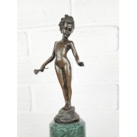 Statuette "Girl with a flower (EP-745)"