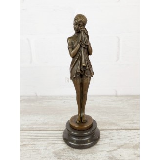 Statuette "Morning in a negligee"