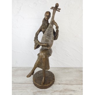 Statuette "Oriental girl playing the lute"