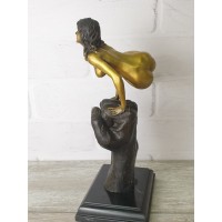 Statuette "Naked on a fist"
