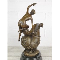 The statuette "Salome and the shell"