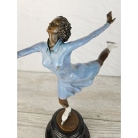 Statuette "Figure skater (color.)"