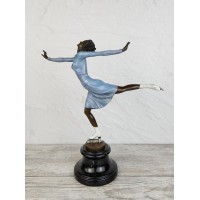 Statuette "Figure skater (color.)"