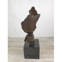 The statuette "Thoughtfulness"