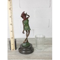 Statuette "Troll with grapes"