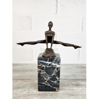 Statuette "Gymnast (on a stone)"