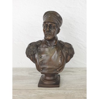 Bust of Nakhimov (large)