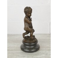 Figurine "Toots with a rabbit"