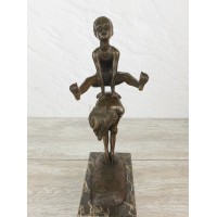 Statuette "Leapfrog (girly)"