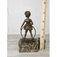 Statuette "Girl with a hoop (behind her back)"