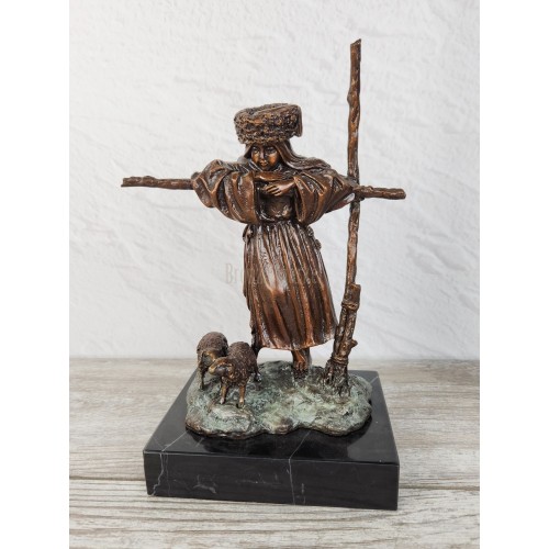 Statuette "Shepherdess with lambs"