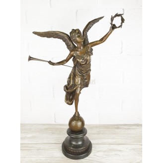 Statuette "Nika with a wreath (large)"