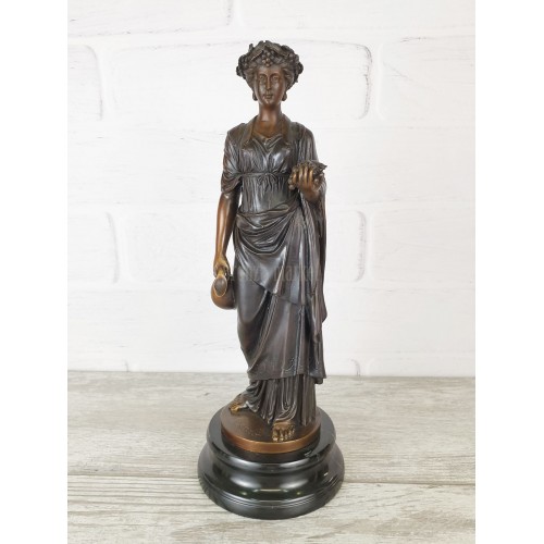 Statuette "Goddess of wine and fun"
