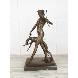 The statuette "Diana with a dog"