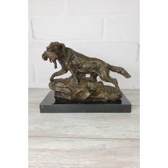 Statuette "Setter with a hare"