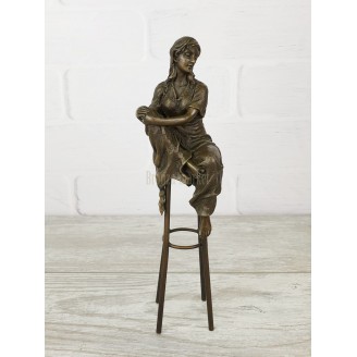 Statuette "Girl on a chair (barefoot)"