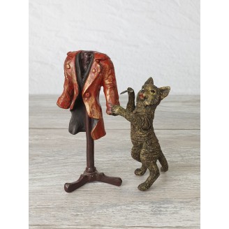 Statuette "The Tailor Cat"