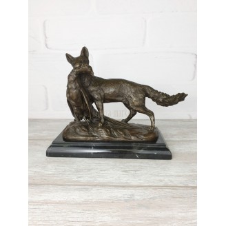 Statuette "Fox with pheasant"