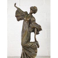 Statuette "Dancer in a long dress (EP-759)"