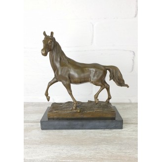Statuette "Horse on a stand (quality)"
