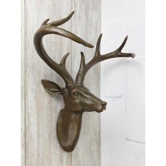 Statuette "Deer head (on the wall)"