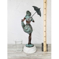Statuette "Dancer with an umbrella"