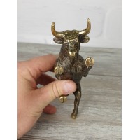Statuette "Bull attacking (small)"