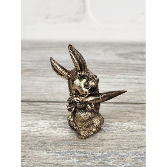 Statuette "Rabbit with carrot (New Year)"