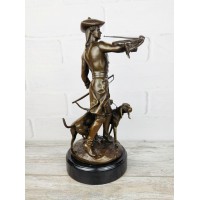 Sculpture "Hunter with hounds"