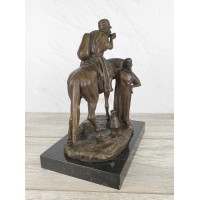 Sculpture "An Arab nomad and a girl"