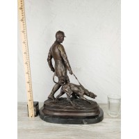 Sculpture "Hunter with a dog (art.YL-101)"