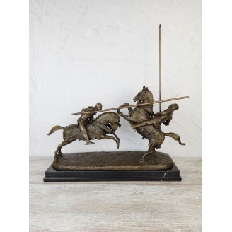Sculpture "The battle of the Duke of Clarence and the Knight of Fontaine"