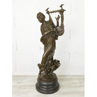 Sculpture "Oriental dancer with a lyre"