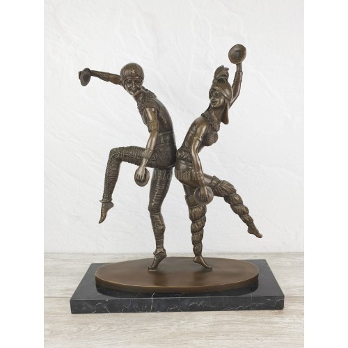 Sculpture "Dancers with plates (Russian Ballet)"