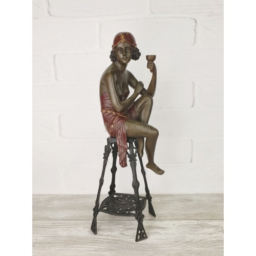 Sculpture "Lady with a glass"