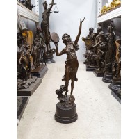 Sculpture "Dancing with a tambourine"