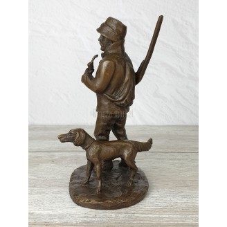 Statuette "Hunter with a pipe"