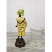 Statuette "Girl with a hurdy-gurdy"